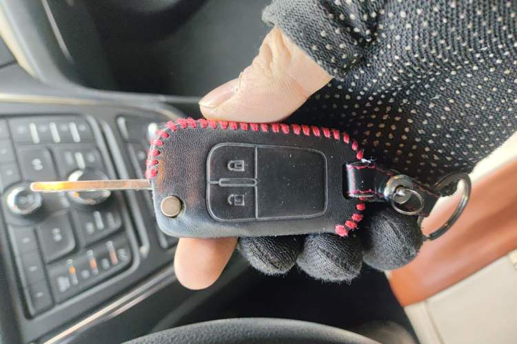 Used Buick Encore 2015 1.4T Automatic Two-Wheel Drive Urban Elite Version
