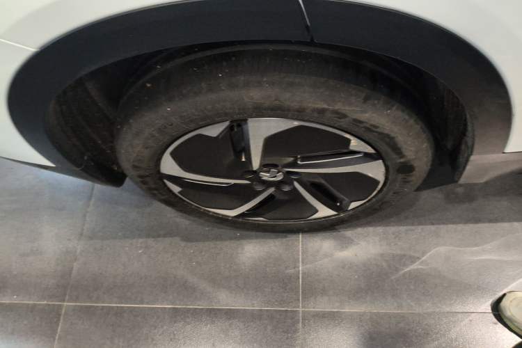 Used Nio ES8 2024 75 kWh Executive Edition Exterior 5