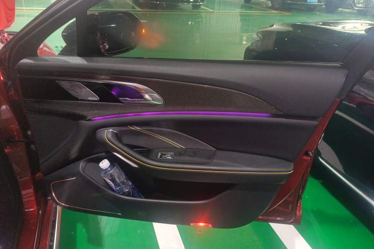 Used Hongqi H6 2023 2.0T ZhiZhen Edition
