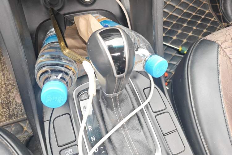 Used Hyundai Santa Fe 2017 2.0T Automatic All-Wheel Drive Smart 7-Seater Gear Lever