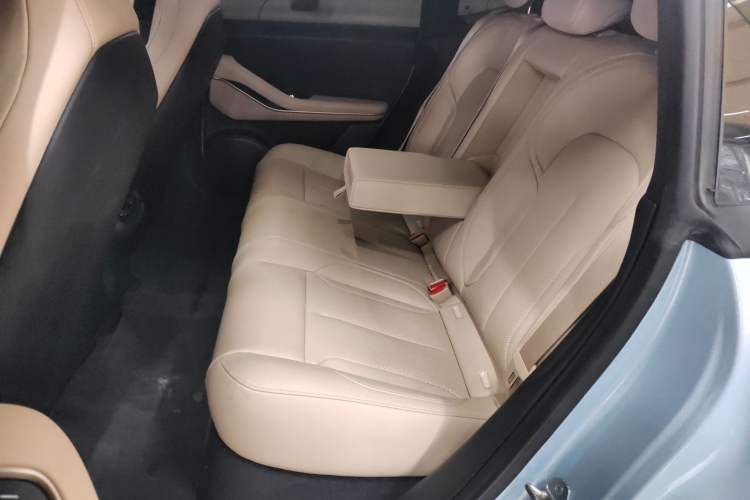 Used Nio ET5 2022 75 kWh Left Rear Seat