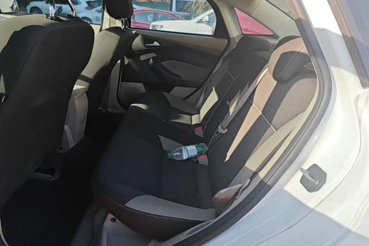 Used Ford Focus 2012 Sedan 1.6L Manual Comfort Model