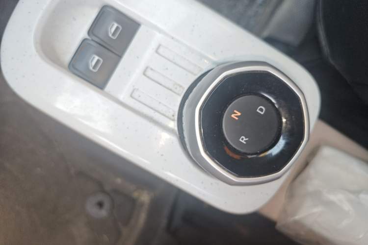 Used Geely Galaxy Panda 2023 Panda Mini 200km Dynamic Bear Gear Lever