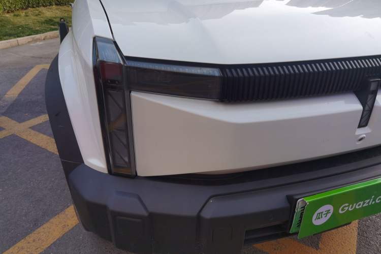 Used iCAR 03 2024 472km Four-Wheel Drive Long-Range Version Right Front Headlight