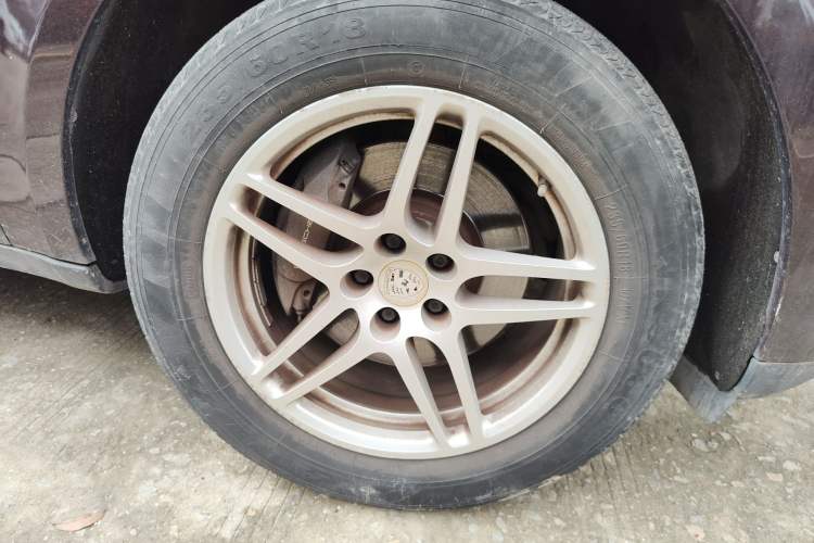 Used Porsche Macan 2014 Macan 2.0T Right Front Wheel Hub