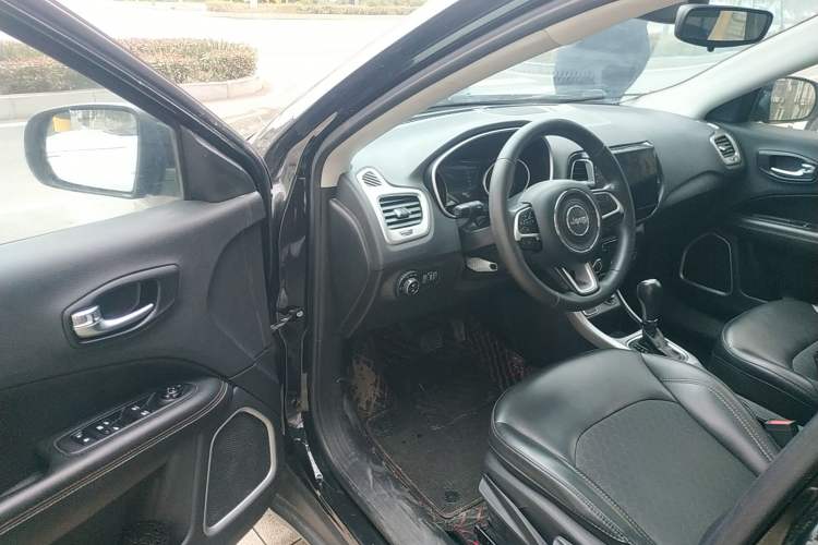 Used Jeep Compass 2017 200T Automatic Enjoyment Version