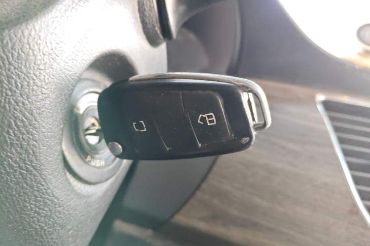 Used JAC Group Refine M5 2013 2.0T Gasoline Manual Business Edition
