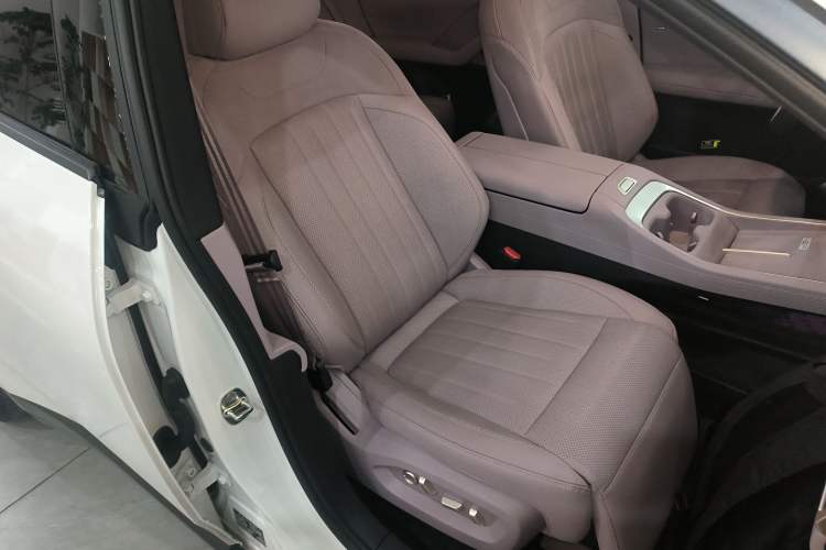 Used ONVO L60 2024 60 kWh Rear-Drive Version
