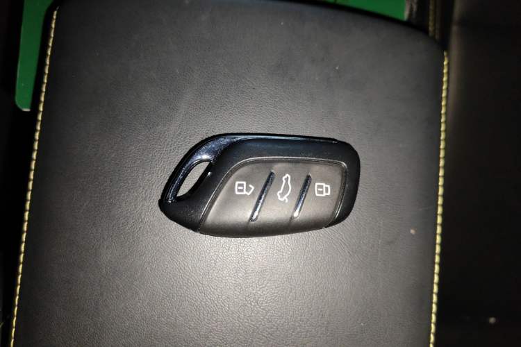 Used Roewe RX5 2023 PLUS 330TGI Automatic Trendsetting Smart Edition Vehicle Key