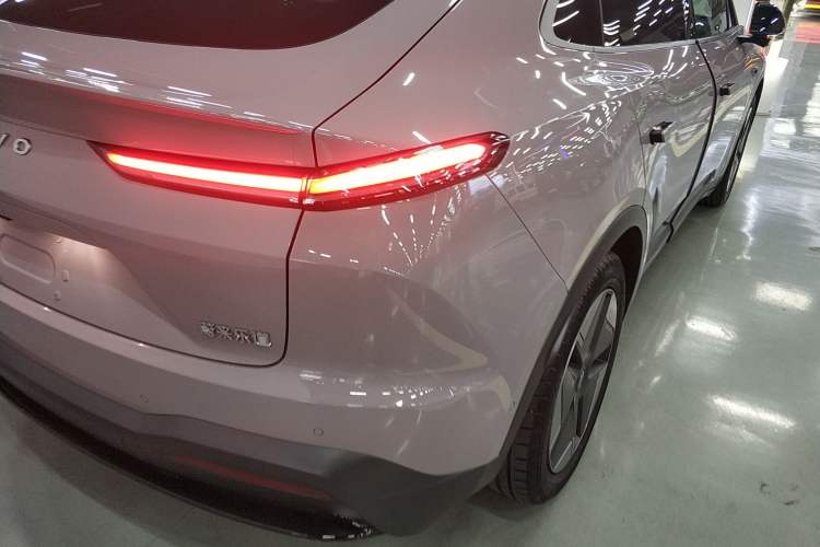 Used ONVO L60 2024 60 kWh Rear-Drive Version
