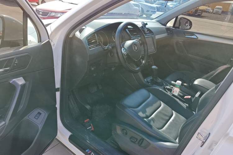 Used Volkswagen Tiguan L 2020 330TSI Automatic Two-Wheel Drive Smart Luxury Edition China VI Standard Driver Seat