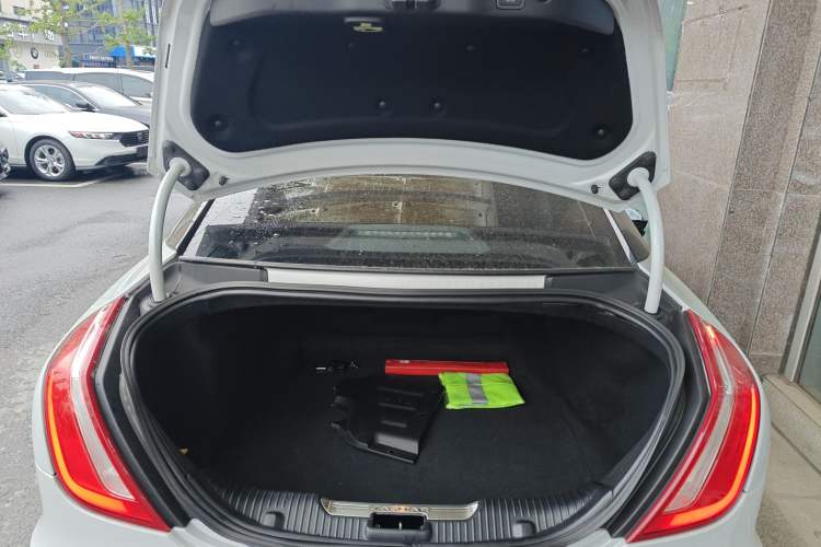 Used Jaguar XJ 2016 XJL 3.0 SC Two-Wheel-Drive Elegant Business Edition