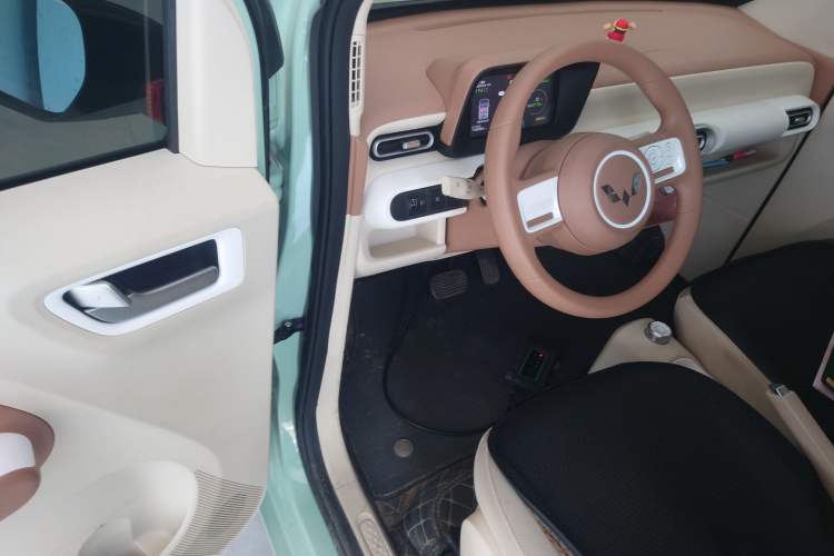 Used Wuling Hongguang MINIEV 2024 3rd Generation 215km Youth Edition
