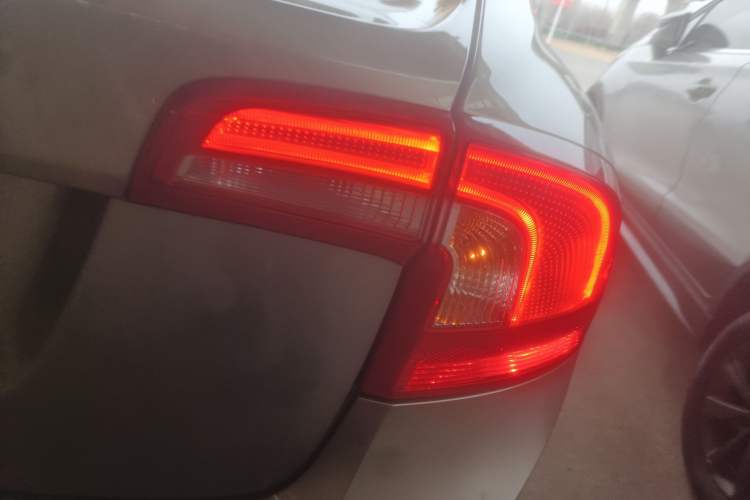 Used Volvo S60 2015 S60L 2.0T Zhiyuan Edition