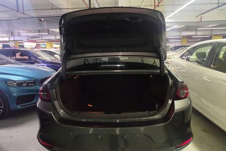 Used Mazda 3 Axela 2020 2.0L Automatic Zhiya Edition Trunk