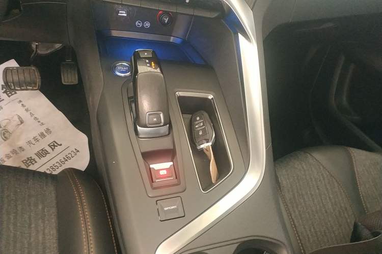 Used Peugeot 5008 2017 380THP 7-Seater Elite Edition Gear Lever