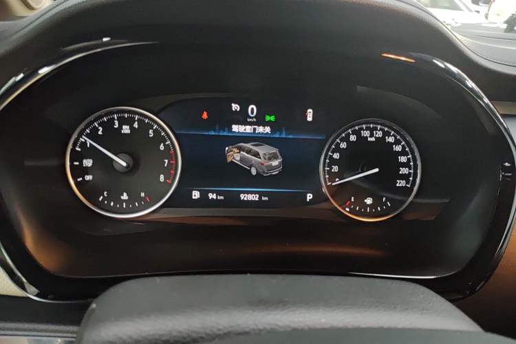 Used Buick GL8 2023 Facelifted Land Cruiser Executive Luxury Version