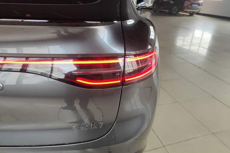 Used Hima Luxeed R7 2024 All-Electric 802 km Max Right Rear Taillight