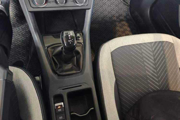 Used Volkswagen Tharu 2025 New Sharp 1.5L Sharp Edition Gear Lever