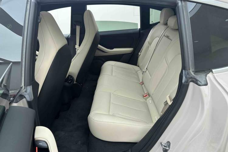 Used Nio ET5 2022 75 kWh Left Rear Seat