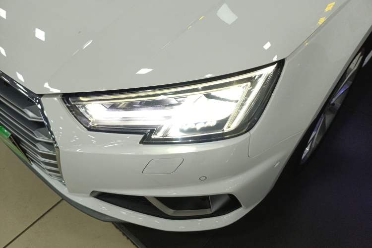 Used Audi A4L 2019 40 TFSI Fashion Version China V
