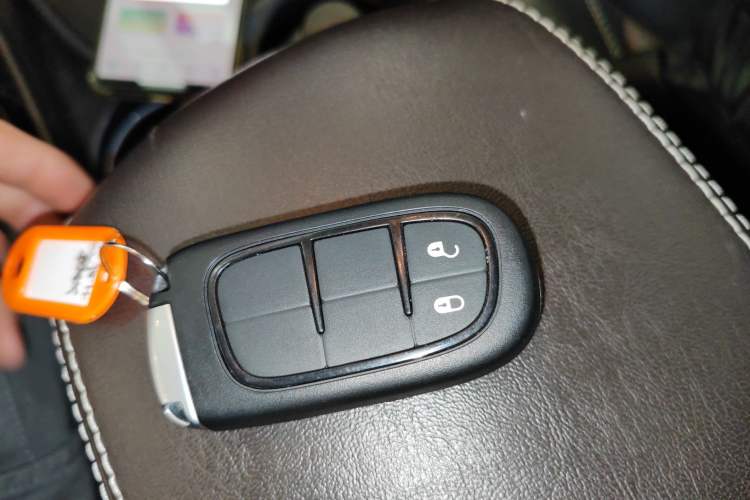 Used Jeep Cherokee 2016 2.4L Leading Edition
