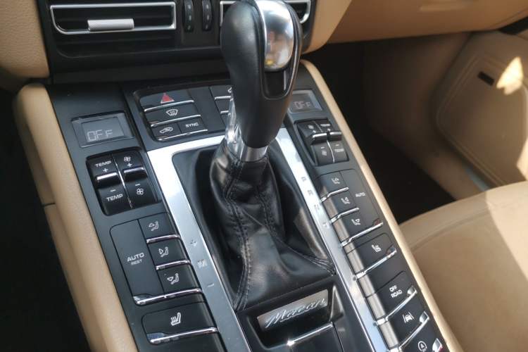 Used Porsche Macan 2017 Macan 2.0T Gear Lever