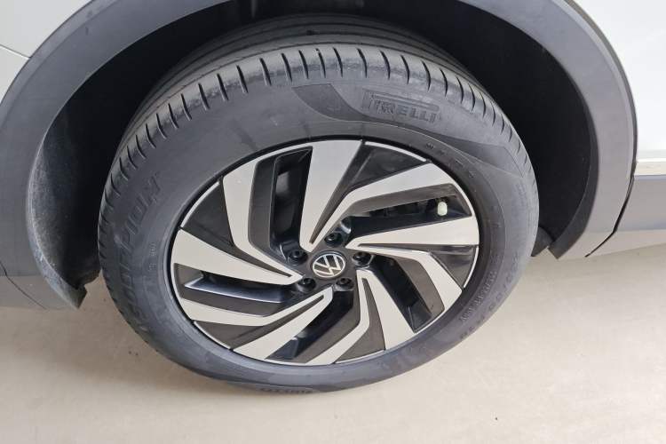 Used Volkswagen Tiguan L 2022 330TSI Automatic Two-Wheel Drive Smart Edition Right Rear Wheel Hub
