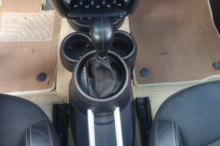 Used MINI Countryman 2011 1.6L COOPER Fun Gear Lever