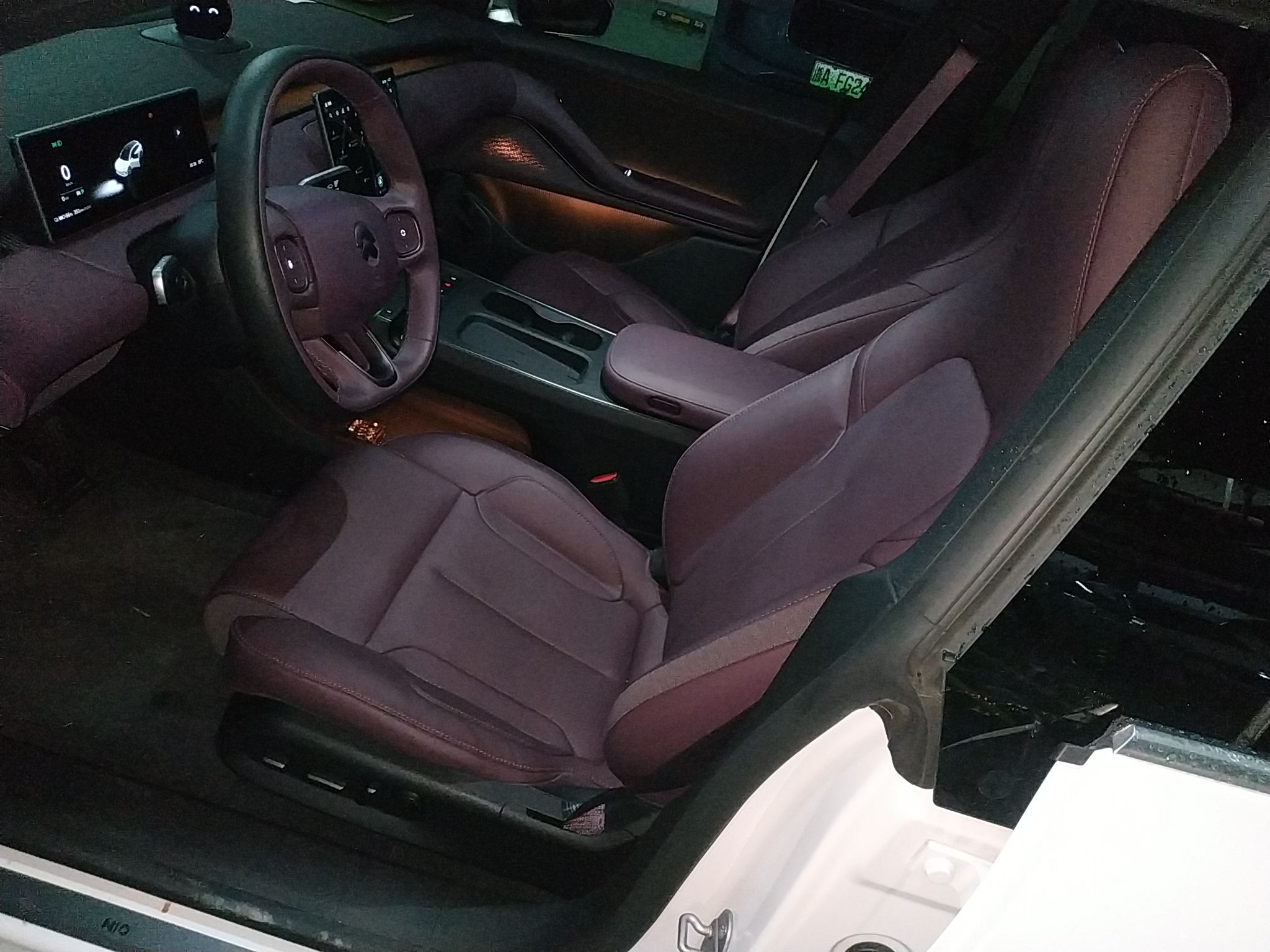 Переднее сиденье в автомобиле