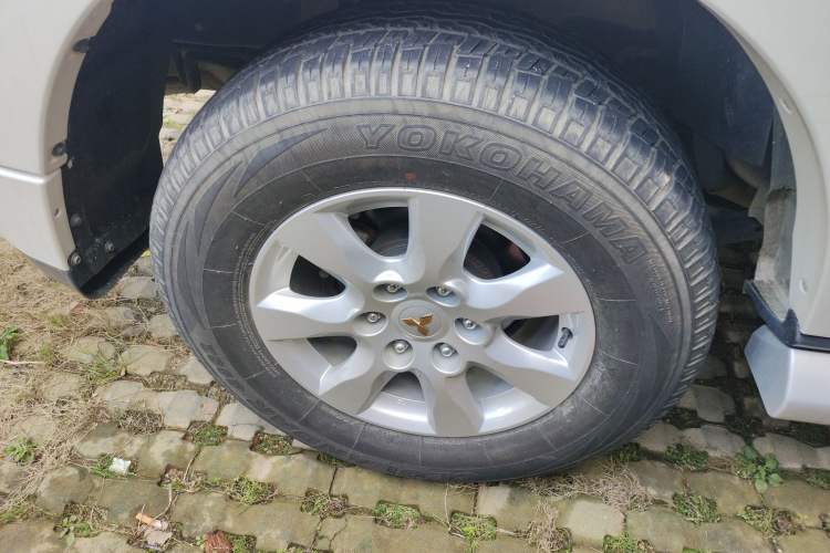 Used Mitsubishi Pajero 2020 3.0L Automatic Standard Edition Right Rear Wheel Hub