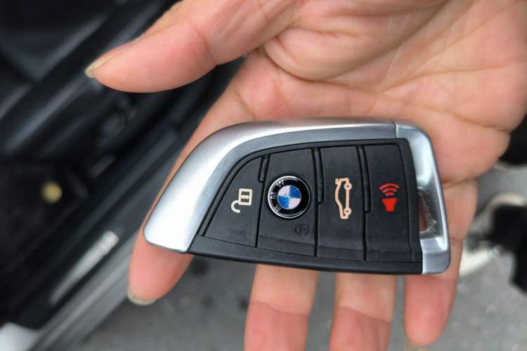 Used BMW 5 Series 2013 530Li Leading Model
