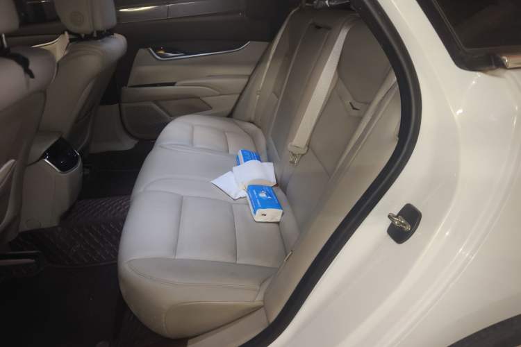 Used Cadillac XTS 2013 28T Comfort Model