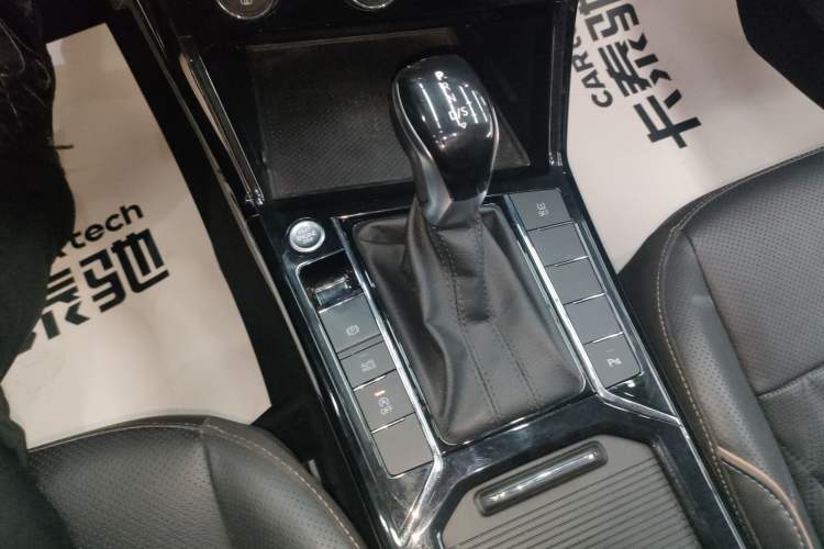 Used Volkswagen Passat 2019 330TSI Luxury Edition China VI Standard