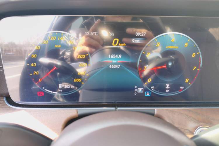 Used Mercedes-Benz E-Class 2021 Restyled E 300 L Luxury Edition Odometer Close Up