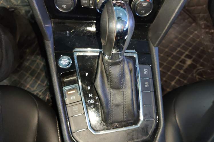 Used Volkswagen Lamando 2019 280TSI DSG Comfort Edition China VI standard Gear Lever