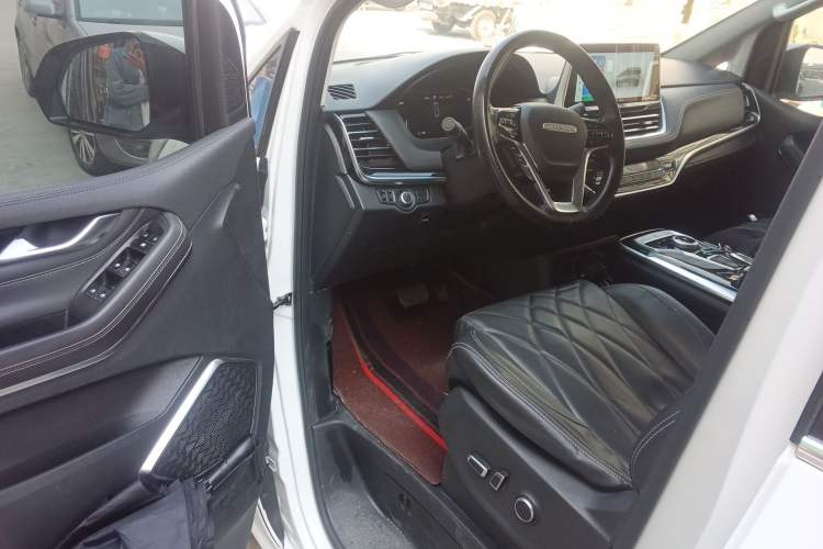 Used SAIC MAXUS G20 2023 Facelifted PLUS 2.0T Gasoline Automatic Luxury Edition