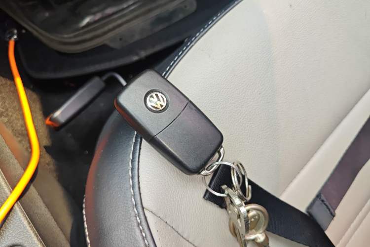 Used Volkswagen Cross Lavida 2014 1.6L Automatic Vehicle Key