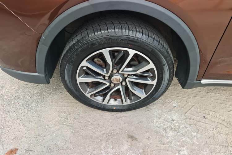 Used Baojun 730 2019 1.5L Manual Fashion Model 7-seater China VI
