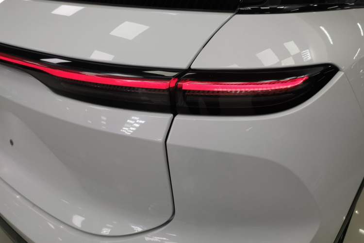 Used Nio ES6 2023 75 kWh Right Rear Taillight