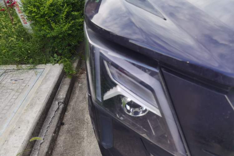 Used Dongfeng Yufeng Yufeng 2023 V9+ 2.0T Automatic Front-Drive Multi-Function Mid-Roof 7/8/9-Seater