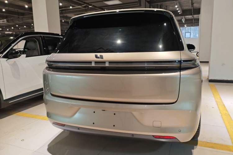 Used Li Auto L8 2023 Pro Model
