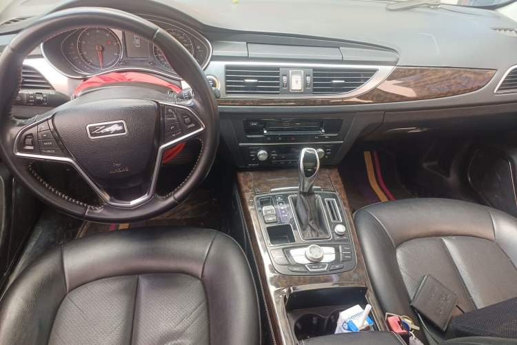 Used Zotye Z700 2018 Z700H 1.8T DCT Luxury Edition Center Console