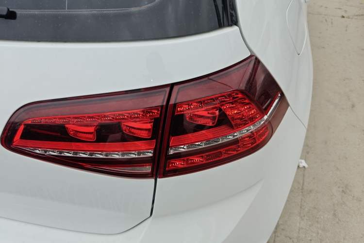 Used Volkswagen Golf 2016 1.4TSI Automatic R-Line Exterior 3