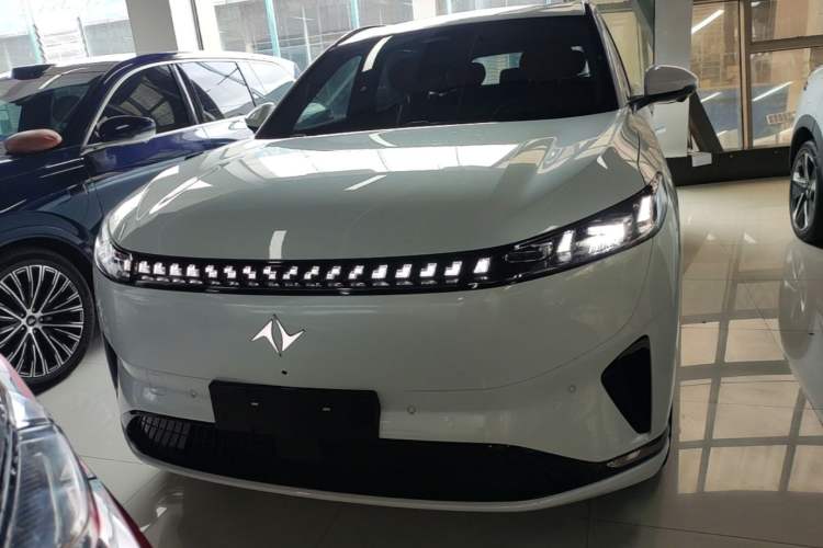 Used Dongfeng eπ eπ008 2025 636Ultra All-Electric Version 5 Seats
