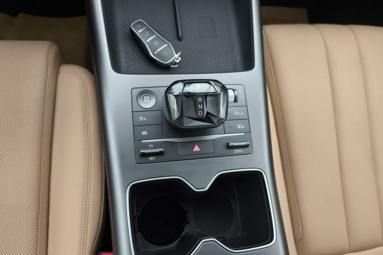 Used BYD Song Pro New Energy 2025 Second-Generation DM-i 75KM Leading Edition Gear Lever
