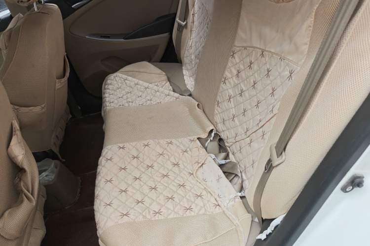 Used Hyundai Verna (older generation) 2016 1.4L Automatic Smart GLS Left Rear Seat