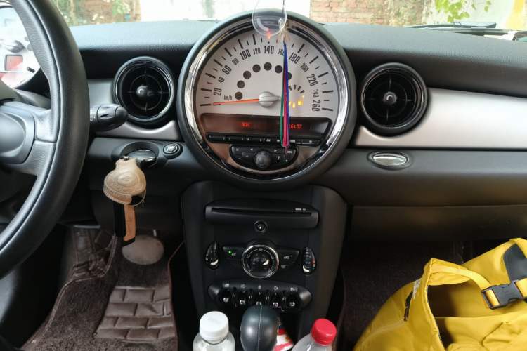 Used MINI 2011 1.6L ONE
