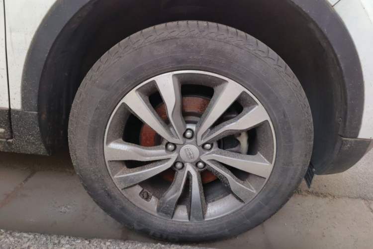 Used Geely Auto Emgrand X7 Sport 2016 2.0L Manual ZhiShang Version
