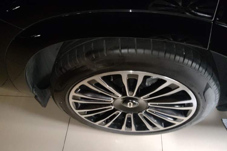 Used Hima AITO M7 2024 1.5T Intelligent Drive Rear-Drive Ultra Version 5 Seats Right Rear Wheel Hub